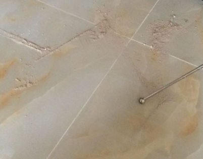 长顺瓷砖空鼓维修公司分享粘合剂选择不当在瓷砖铺贴过程中可能导致以下问题